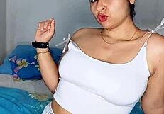 Hot Colombian Talks To You And Shows Her Beauty
