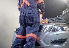 my mechanic asked if he can fuck my wife and i said yes, watch the creampie