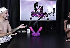 वाह! जर्क ऑफ गेम के बाद बिया रूयवा रसीली चूत दिखाती!