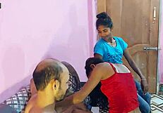 दोस्तों के ग्रुप सीन में वो इतनी हॉट लग रही