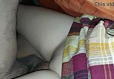 Jovencita estudiante real se la culea a escondidas en la noche cuando todos descansan inocente hijastra es la bolsa de semen de su pervertido padrastro casero real 18 colegiala