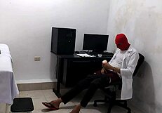 लैसी लंडन रफ इंटररेशियल फेसफक झेलती थूक और गांड चाट के साथ