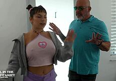 स्टेपमॉम लंड चूसती स्टेपडॉटर को चोदा