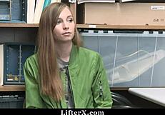 Loss prevention officer catches shoplifting teen at 18+