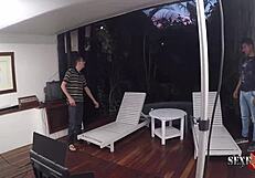 Hey, check out the behind-the-scenes photo shoot with Evy Kethlyn!