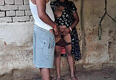 Chhoti si jhopadi mein pati ne patni pela