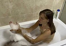 Singing in the bath with blue eyes