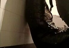 Sophie la larve endures ultimate momification and fellation