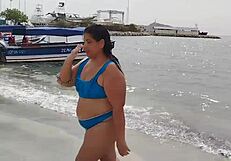 i saw this latina gordita with the biggest ass on the beach, wow!