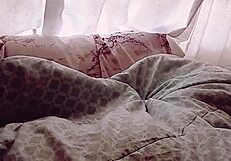 Cogiendo con mi cuñada por la mañana mientras está d