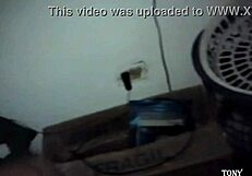 Vecino mira bragas y termina cogiendo culo