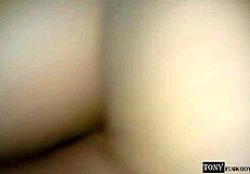 Vecino mira bragas y termina cogiendo culo