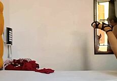 Grabo A Mi Padrastro Mientras Me Ve Probándome Ropa Y Termine Con La Polla Dentro De Mi Coñito