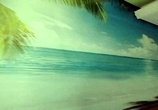 marido pega no flagra esposa assistindo filme porno e batendo uma siririca