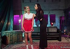 पार्टी के बाद, लेज्डॉम एनल फकिंग से कंट्रोल लेती है