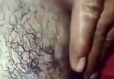 os pentelhos da minha buceta ficou gremoso depois de v�rias gozadas