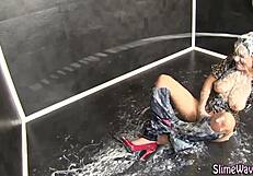 Fingering glamour babe in high definition with messy cumshot and bukkake