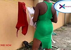 बारिश आने वाली है, मैंने उसे ropes से कपड़े उतारने का इंतजार किया aur squirting pussy pound की