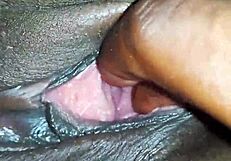 hornyzee fingers her pussy while masturbating all alone