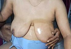 hot indian desi bhabhi big boobs oil massage