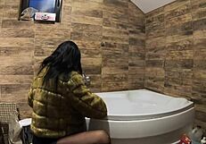 milfycalla- pee play in bathtub while wearing a fur coat and pantyhose- preview