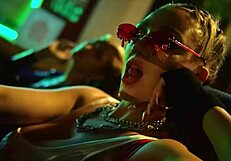 ब्रेजर्स स्टार्स सेक्सपर्ट गेस्ट को फक करने देती हैं ताकि वुमेन कम करें