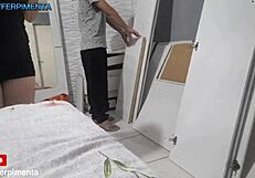 Casada Vadia Pays The Montador With Xerecard In Rough Sex