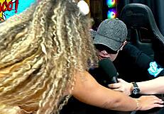 The young girl lifted and showed her ass, winked at the camera deliciously for you all - what does she deserve - Bruna Lambertini & Isa Moura