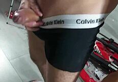 A loira casada safada com fogo na buceta deu ate nos bastidores com a camera desligada