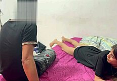 कमरे में बोर होकर सौतेले भाई को बुलाया मस्ती के लिए चुदाई करने