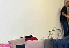 Luna Medeiros Performs With Pauzudo in a Dynamic Scene