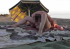 Flashing Pussy In Front Of Young Guy On Public Beach Leads To Squirting