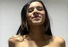 शर्मीली लैटिना ने बेरहम हार्डकोर चुदाई सही