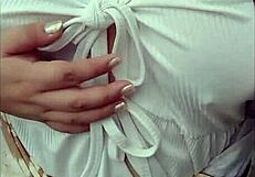 Viral Teacher Naglakad Ng Walang Bra Sa Public Road At Nilaro Ang Susu.