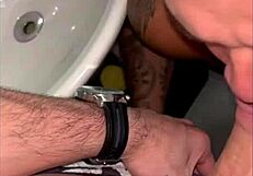 Pegação No Banheiro Da Academia - Free