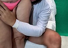 ¡Escándalo Familiar Mi Suegra Latina Culona Me Seduce a Escondidas de Mi Esposa Mi Suegra Milf Es Muy Caliente!