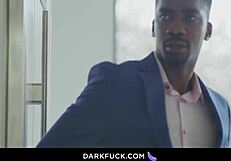 एनी ऑरोरा अपनी टाइट पस्सी में हार्ड फकिंग रिसीव करती है