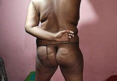 Tamil teacher presses boobs against boyfriend in amateur scene