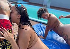 Intense putaria in the pool with several novinhas flashing tits