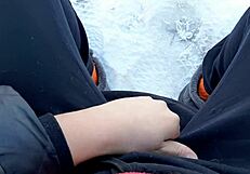 I riskily jerk off in a public park around people