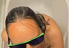 Hot Wife's Blowjob and Handjob in Bath!