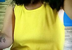 Venezuelan masturbates her big hairy pussy to explosive orgasm!