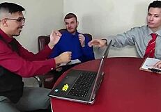 स्लटी ट्रेलर ऑफिस में एनल बंग्ड होती है