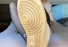 I loving the blacknails feet in nylon tights on nike airforce