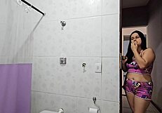 Enteada Fica Com Tesão Ao Me Ver No Banho: Ai Meu Deus Padrasto Você Teve Múltiplos Orgasmos Na Minha Buceta E Agora