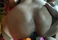 इंडियन आंटी चिल्लाती है, डॉगी स्टाइल में मुझे हार्ड फक करो!