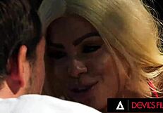 Watch Luna Star squirt everywhere outside!