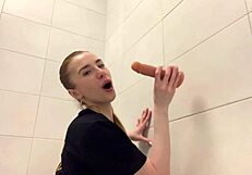 beauty locked herself in the shower and fucked all day?