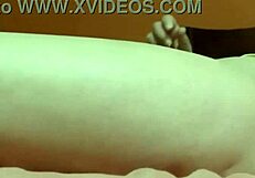 सौतेली माँ की मुठ मारने के बाद दो तेज़ चुदाई चूत में कम झाड़ा