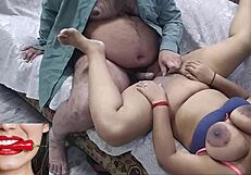 देसी आंटी हिंदी ऑडियो के साथ अपने बेडरूम में फकड